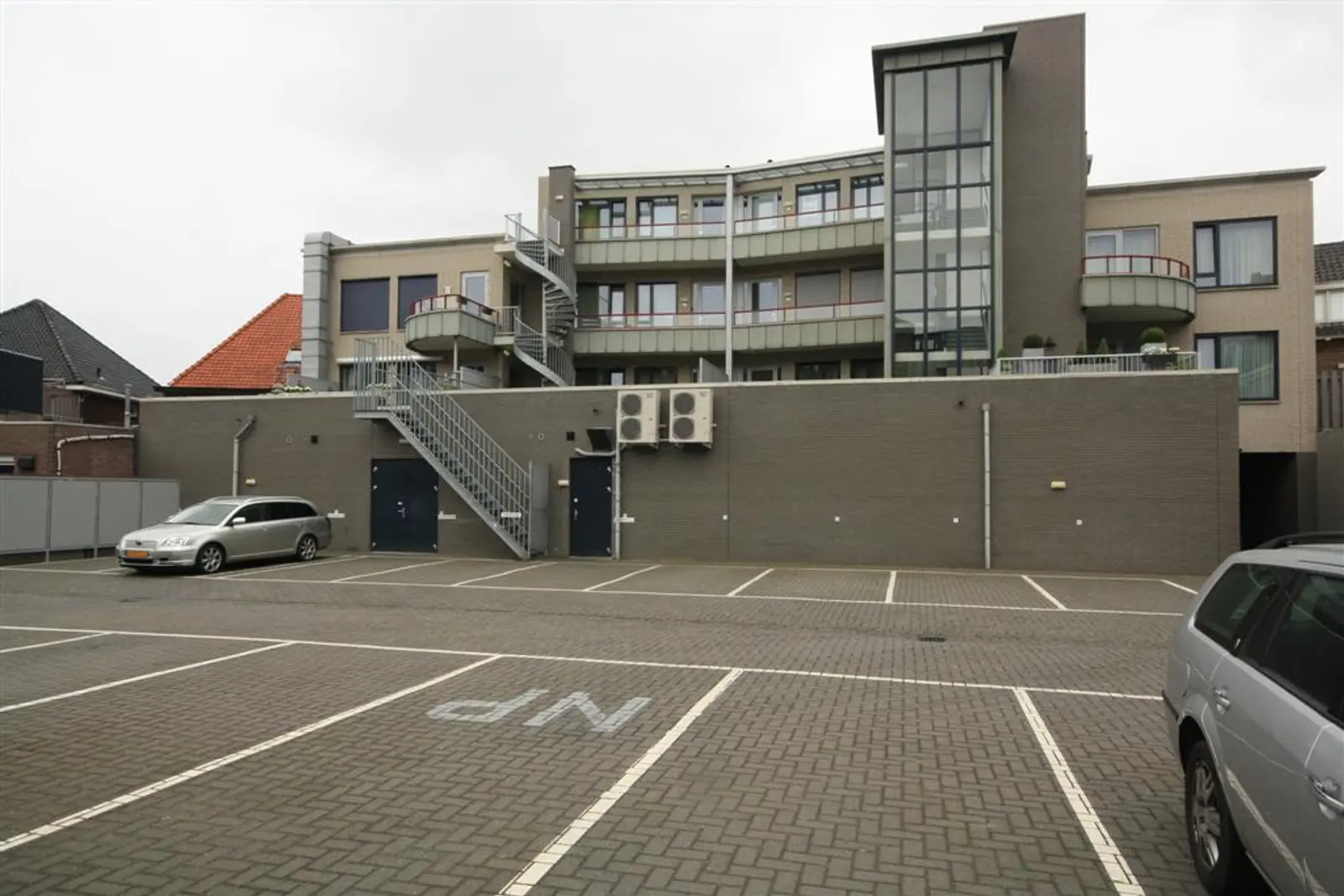PARKEERPLAATS Molenstraat, Almere