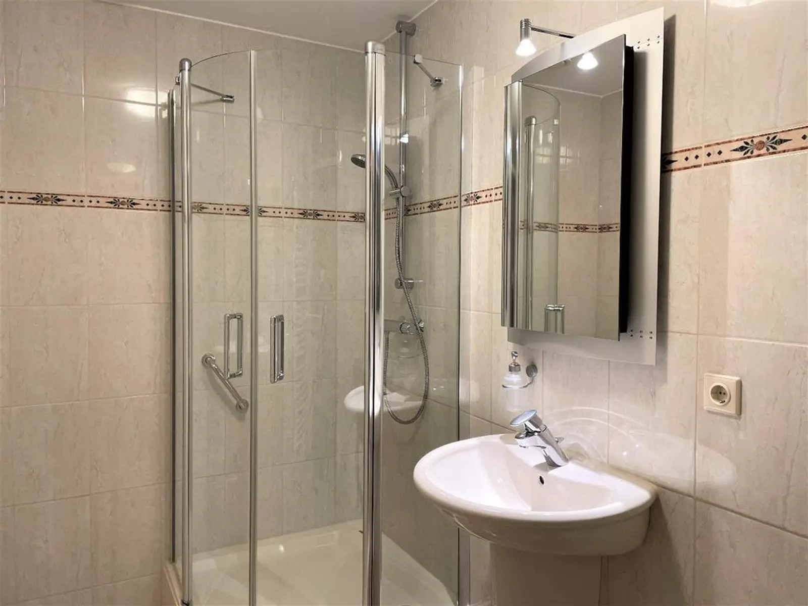 Karnsberg 92, Etten Leur