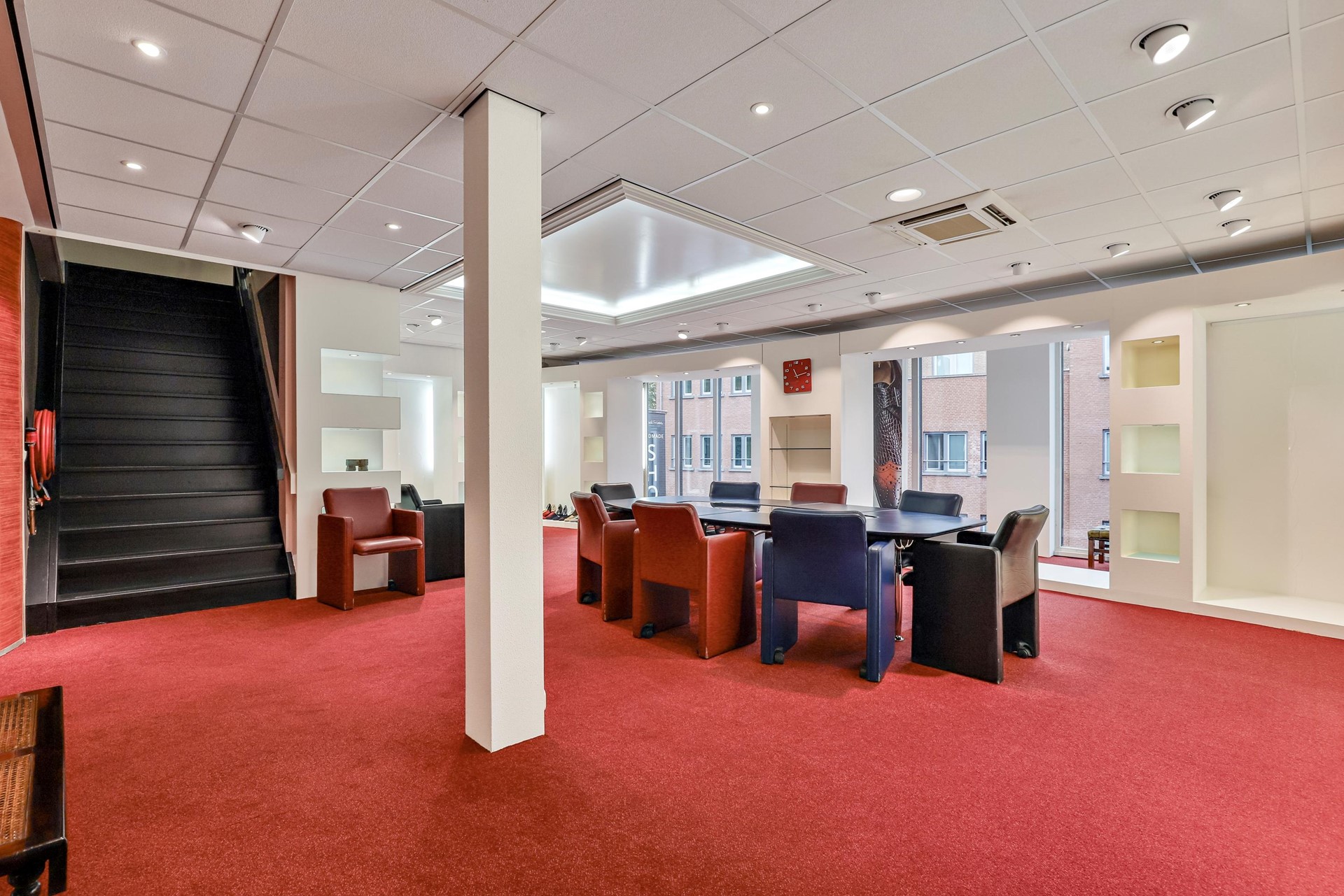 Raadhuisplein 28, Barneveld foto 2