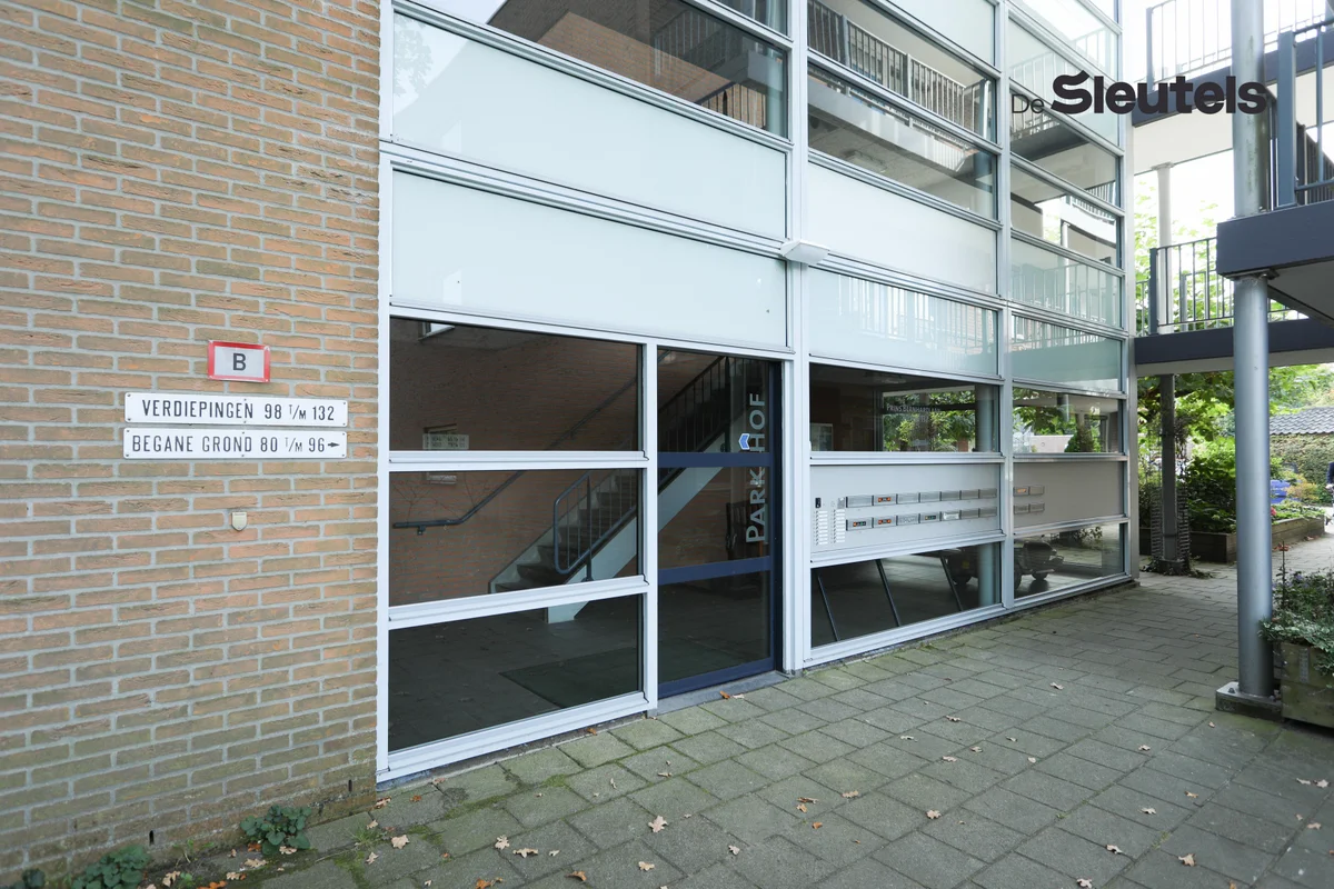 Prins Bernhardlaan, Voorschoten